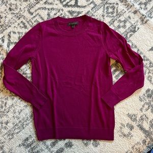 Banana Republic Scalloped crewneck 100% merino wool sweater size small